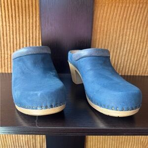 Dansko Sammy mule in Navy